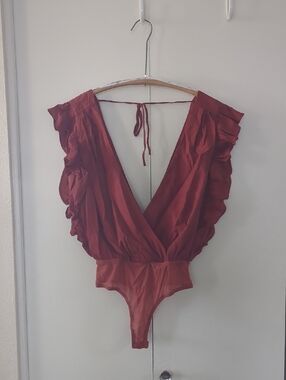 *Ruffled Deep V Bodysuit - Rust